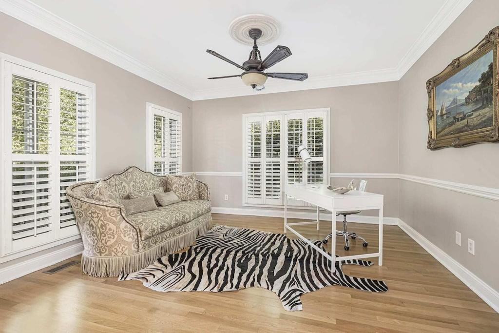 Mckee Manor- South Clt-matthews-3000 Sq Ft Charlotte