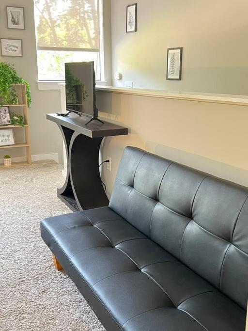 Townhouse In Uptown King Bed-wi-fi-free Parking-pool *