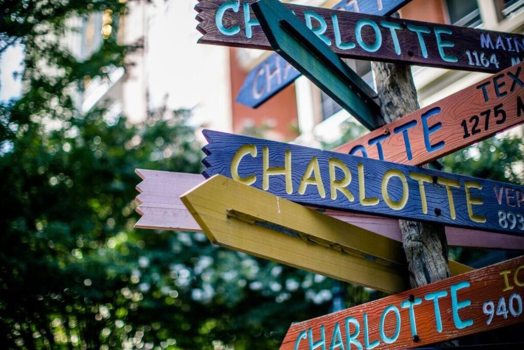 Townhouse In Uptown King Bed-wi-fi-free Parking-pool Charlotte