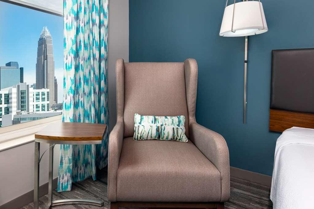 Hilton Garden Uptown 3*