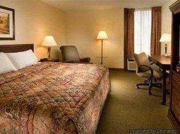 Econo Airport Near Billy Graham Parkway Hotel 2*