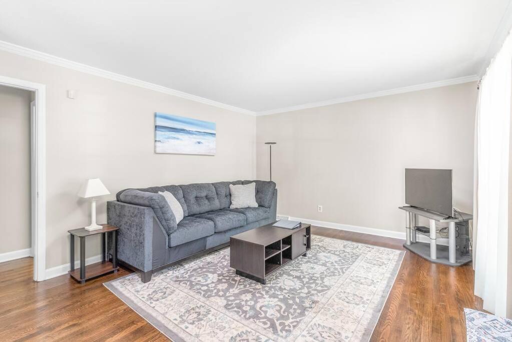 Spotless 4br Near Clt Uptown, Fast Wi-fi Apartment