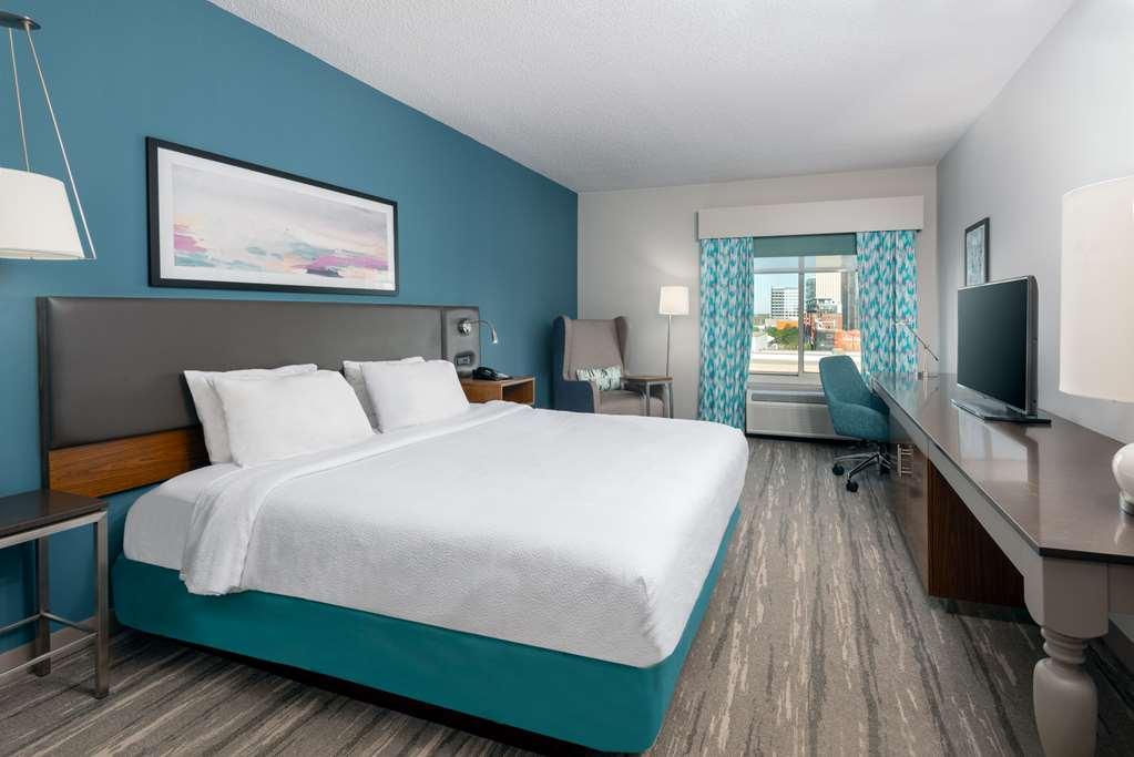 Hilton Garden Uptown Hotel 3*