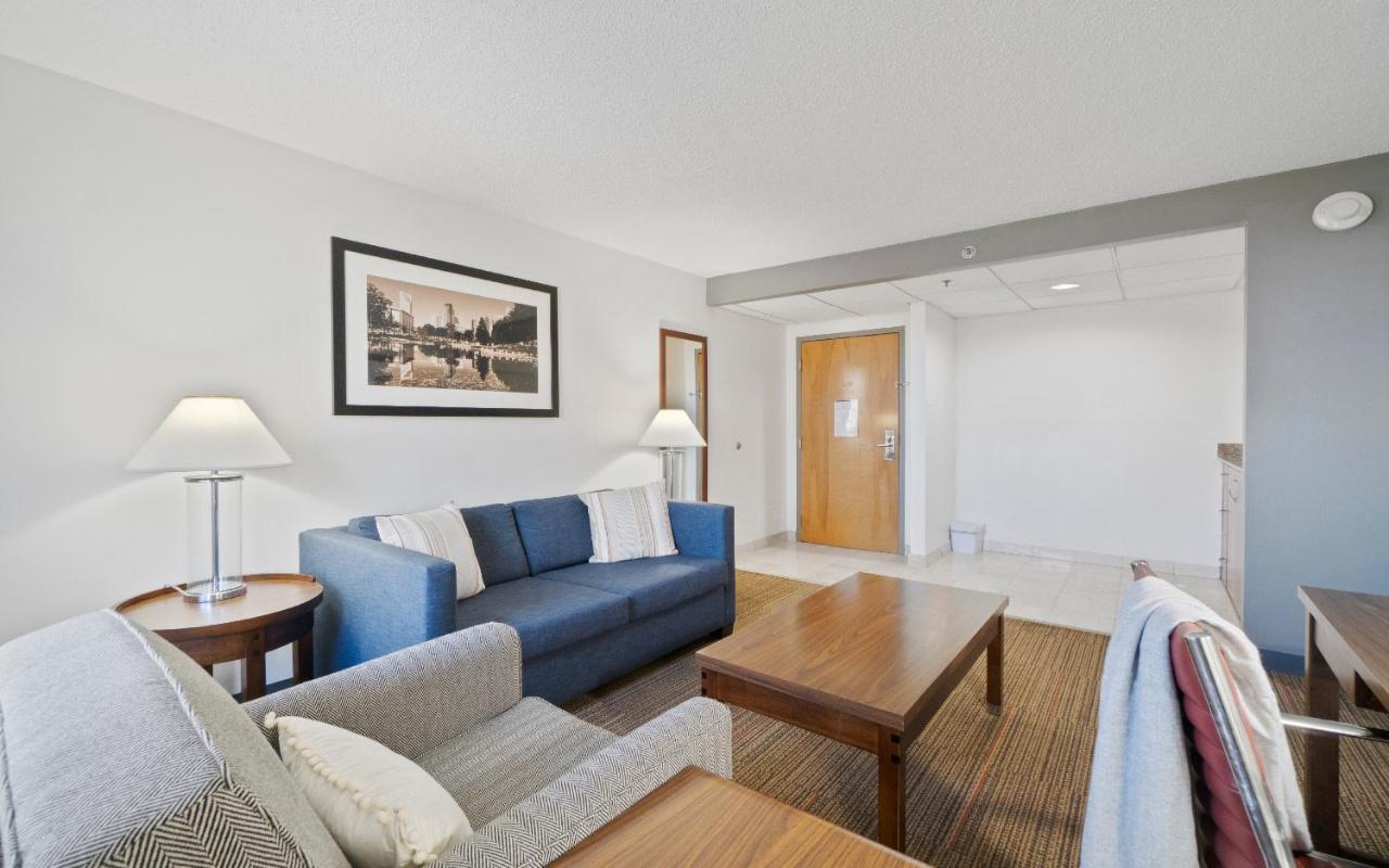 315 Loso Airport Aparthotel *