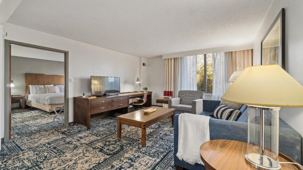 315 Loso Airport Aparthotel