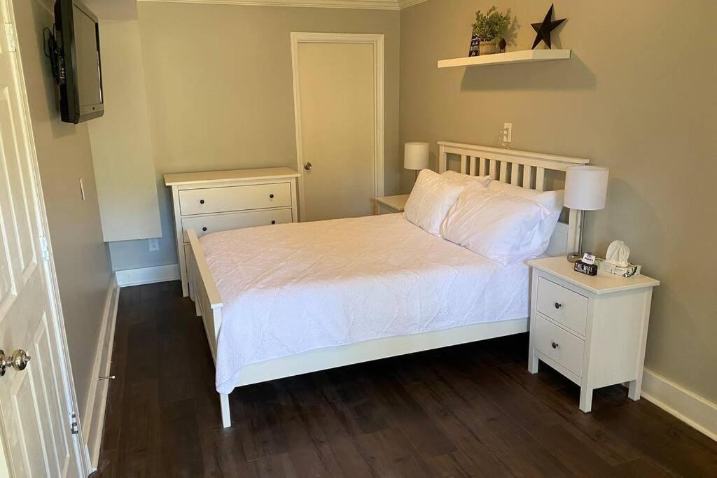 Belmont Nc Riverfront 2-bedroom Garden *
