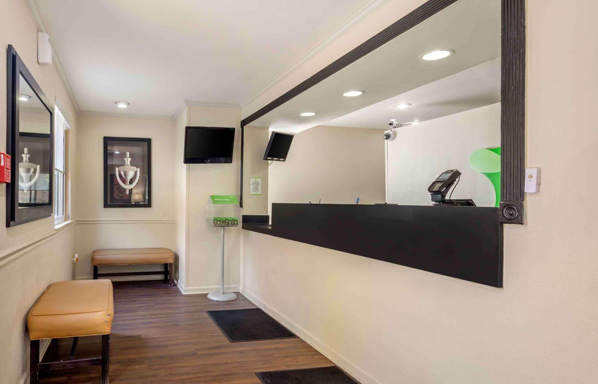 Extended America Select - - Tyvola Rd - Executive Park