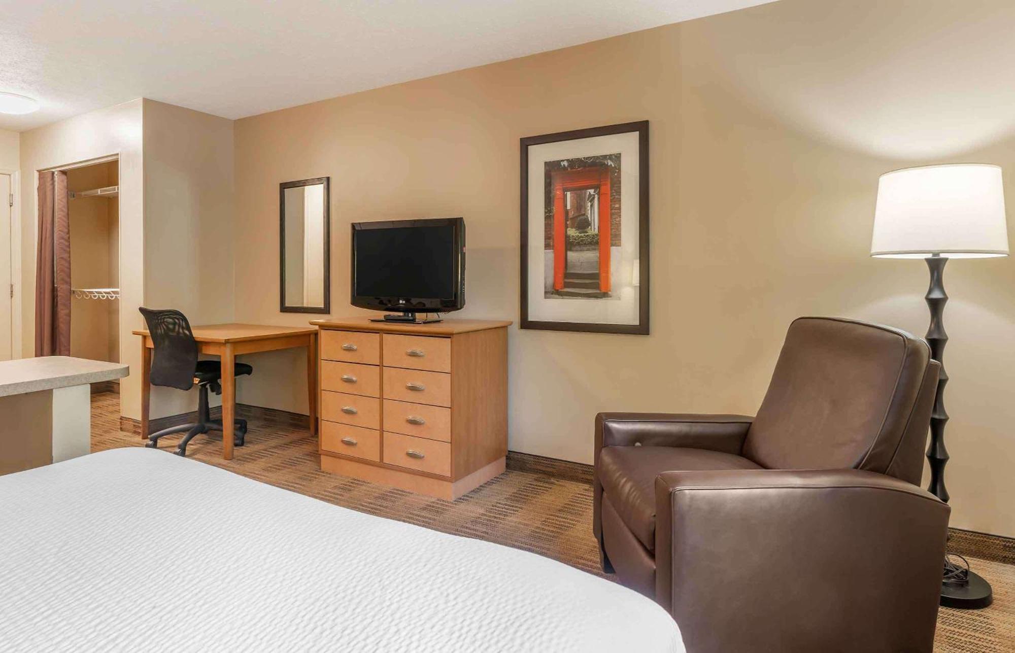Extended America Select - - Tyvola Rd - Executive Park Hotel 2*