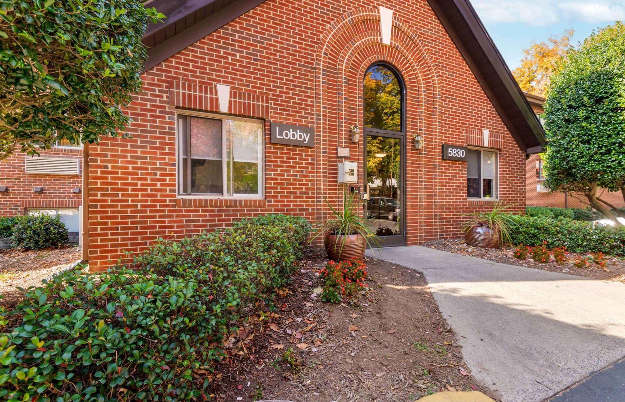Extended America Select - - Tyvola Rd - Executive Park Charlotte