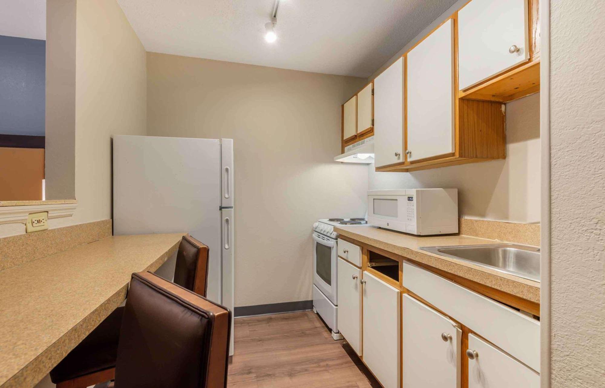 Extended America Select - - Tyvola Rd - Executive Park