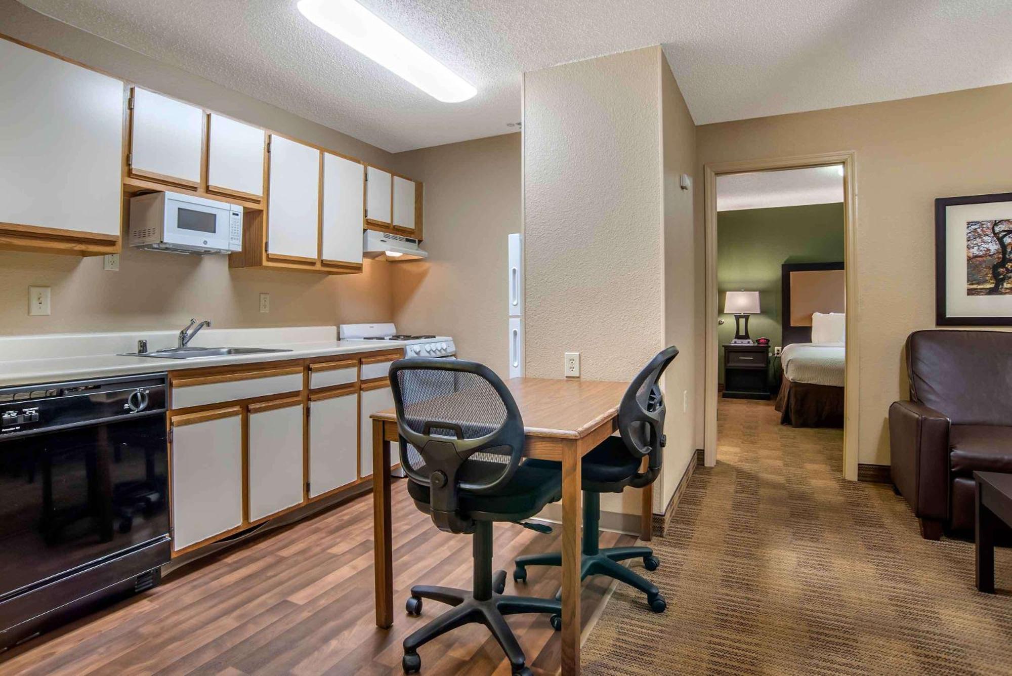 Extended America Select - - Tyvola Rd - Executive Park Hotel Charlotte