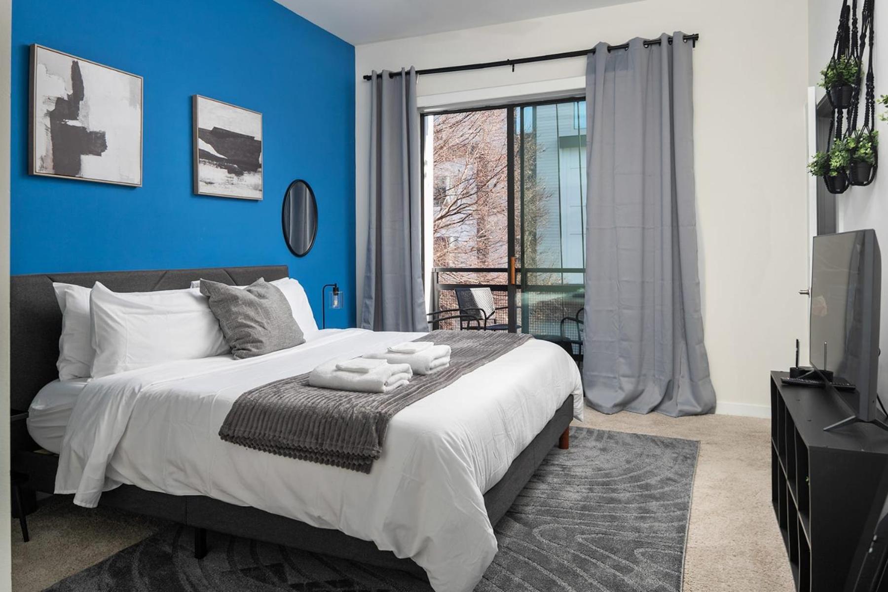 Apartment Spacious 2bd With Private Balcony And Free Parking Charlotte