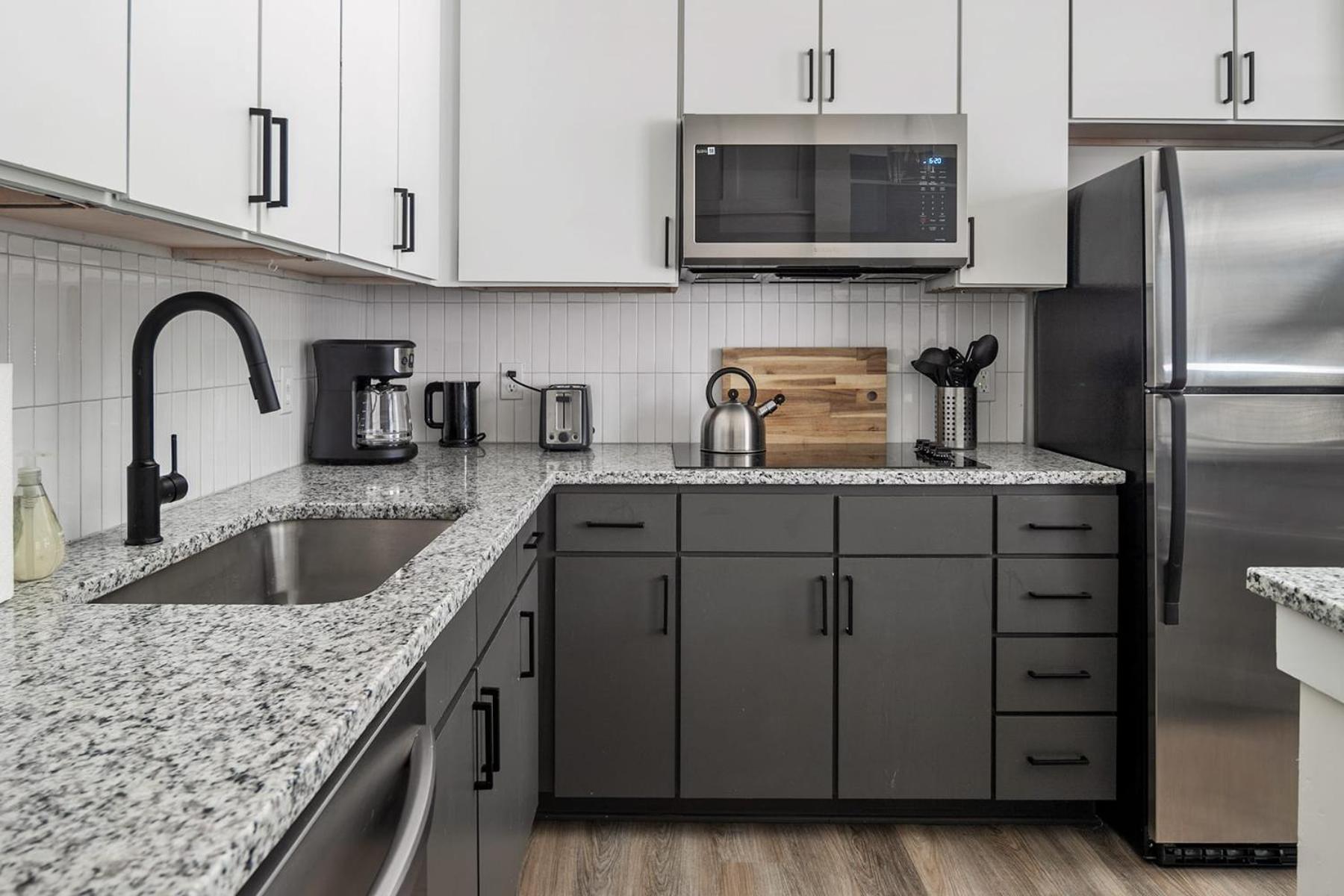 Spacious 2bd With Private Balcony And Free Parking *
