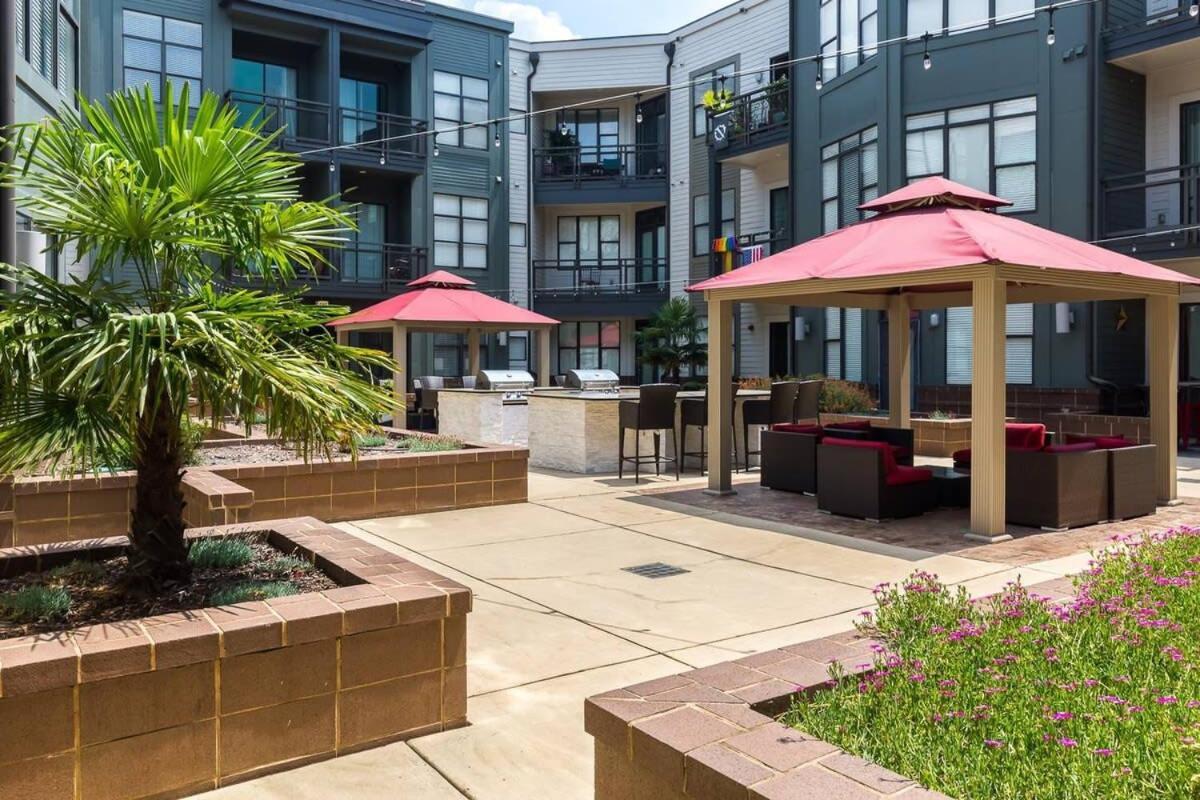 Spacious 2bd With Private Balcony And Free Parking * Charlotte
