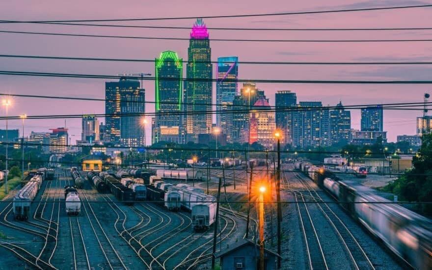 Uptown Gem Spacious With Parking-wifi-10 Min Walk To Spectrum Center Apartment Charlotte