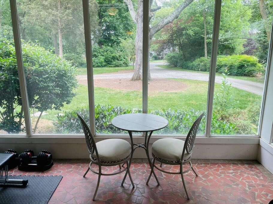 Cozy W/ Pool + Baby Gear In Prime Area Holiday home *
