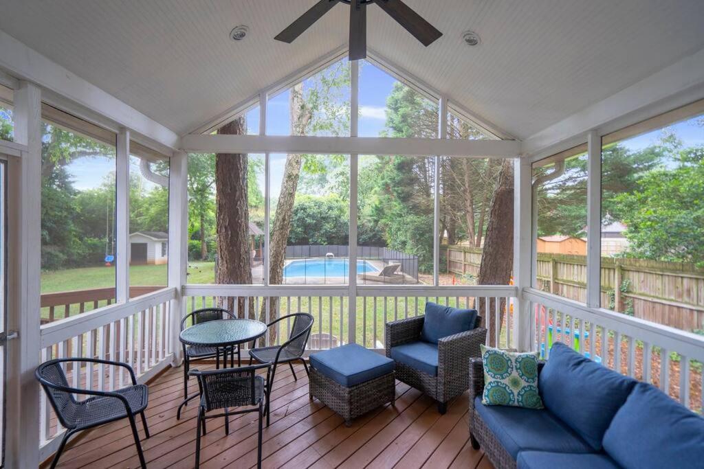 Cozy W/ Pool + Baby Gear In Prime Area Holiday home Charlotte