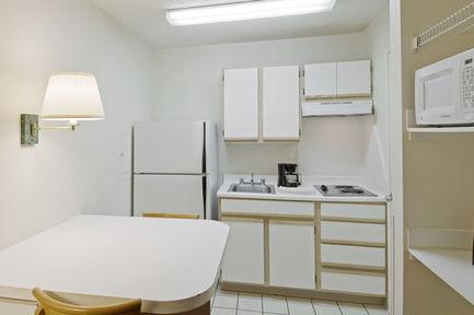 Extended America Select - - Airport Hotel