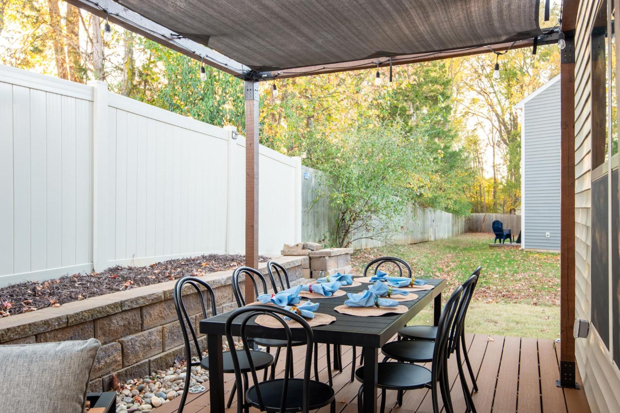 Holiday home Near Clt Airport - 4bd - Backyard - Balcony Charlotte