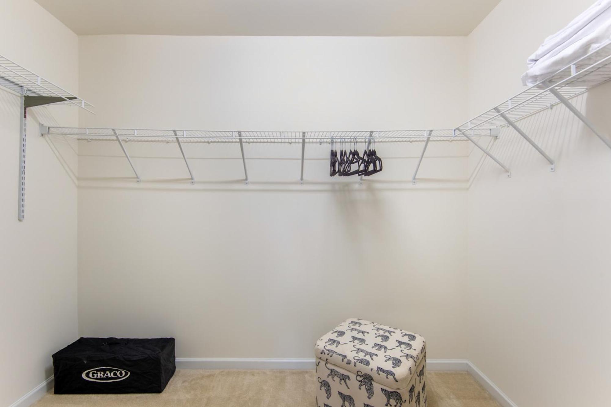 Near Clt Airport - 4bd - Backyard - Balcony * Charlotte