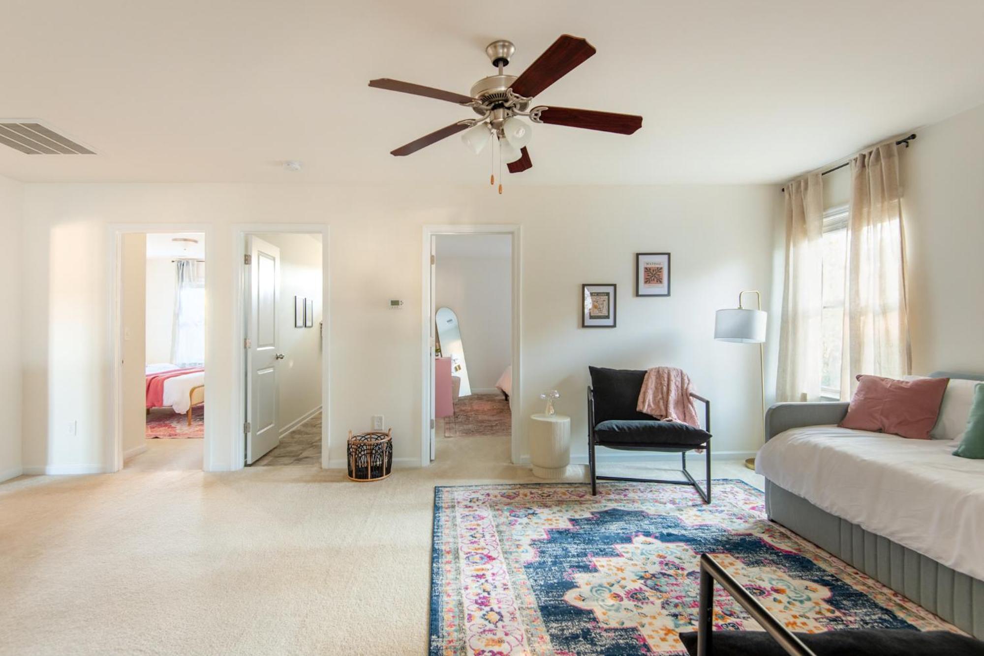 Near Clt Airport - 4bd - Backyard - Balcony *
