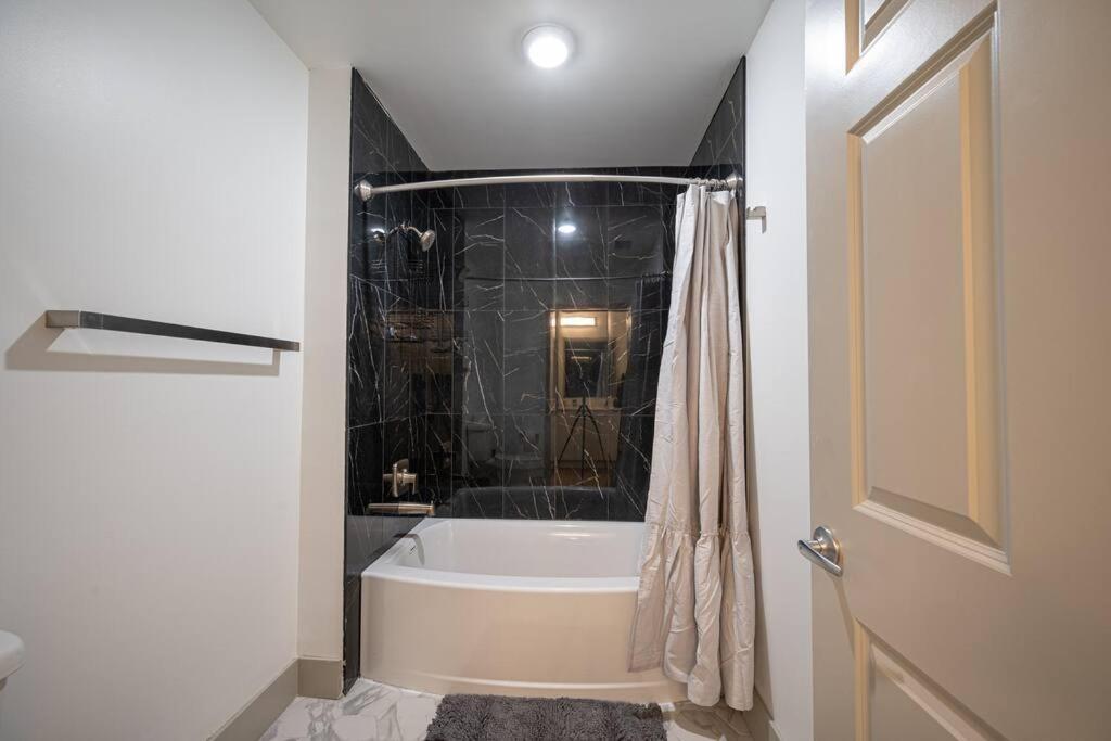 Apartment Uptown Style *