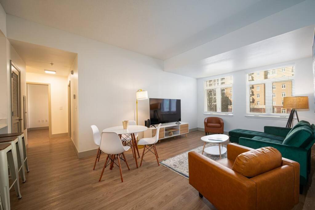 Apartment Uptown Style