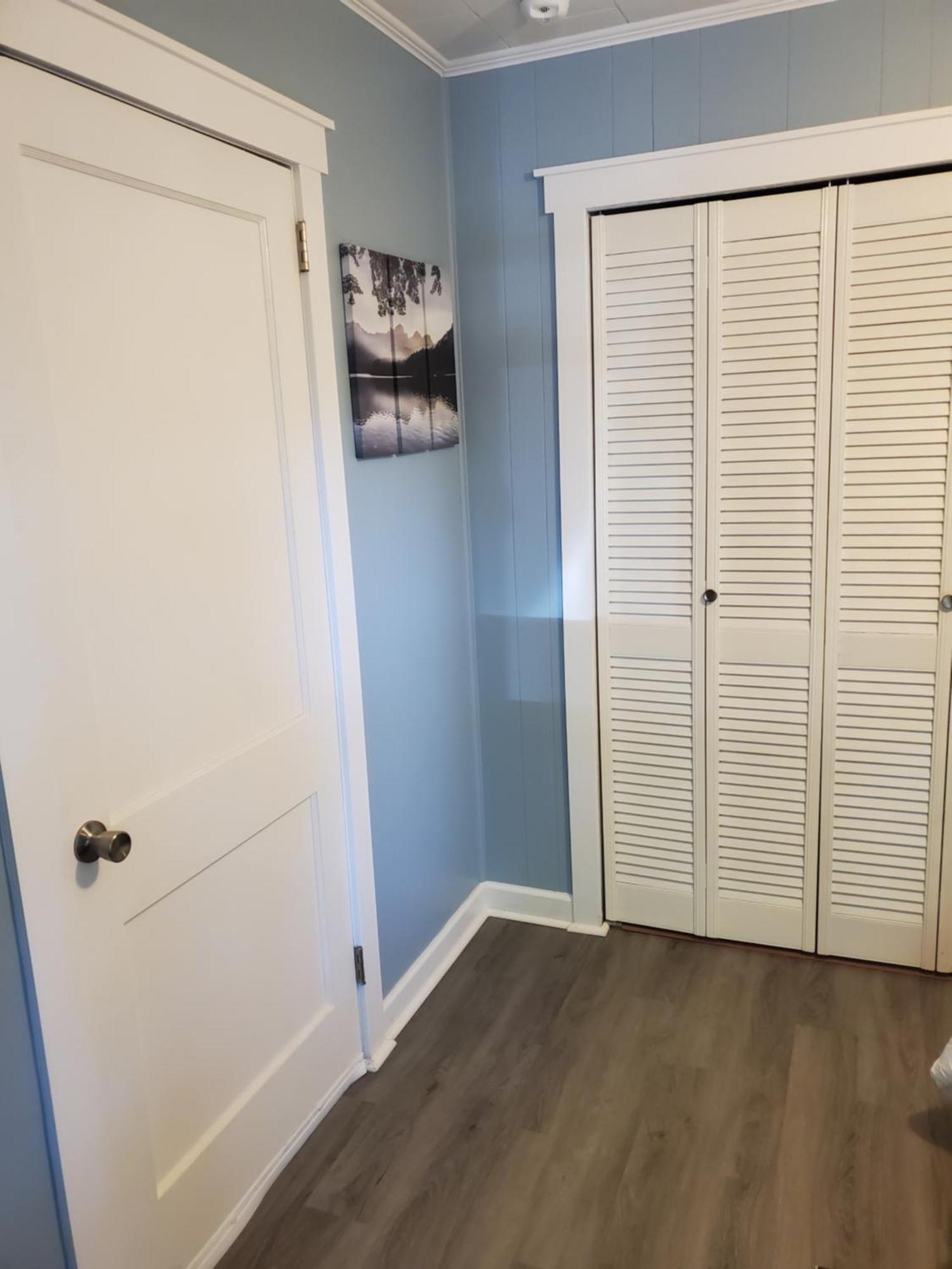 Private Single Level Standalone House Large Lot - 3 Bedrooms *