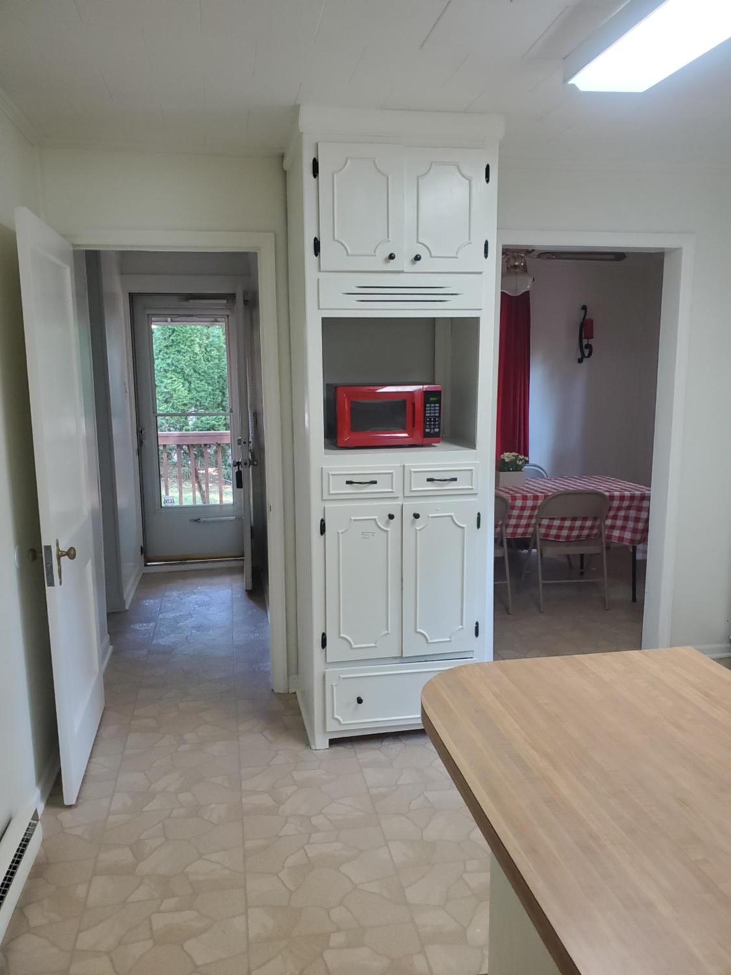 Private Single Level Standalone House Large Lot - 3 Bedrooms Holiday home