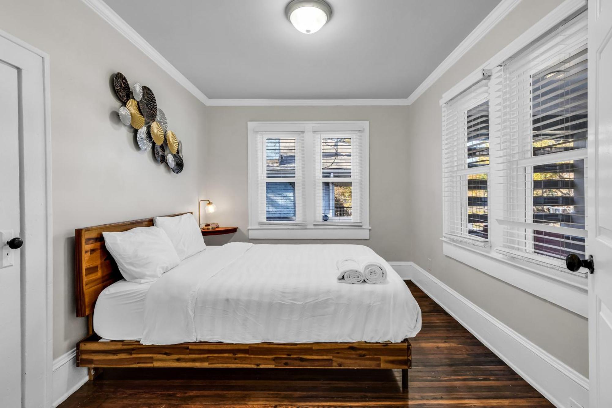 Luxury Noda Charlotte