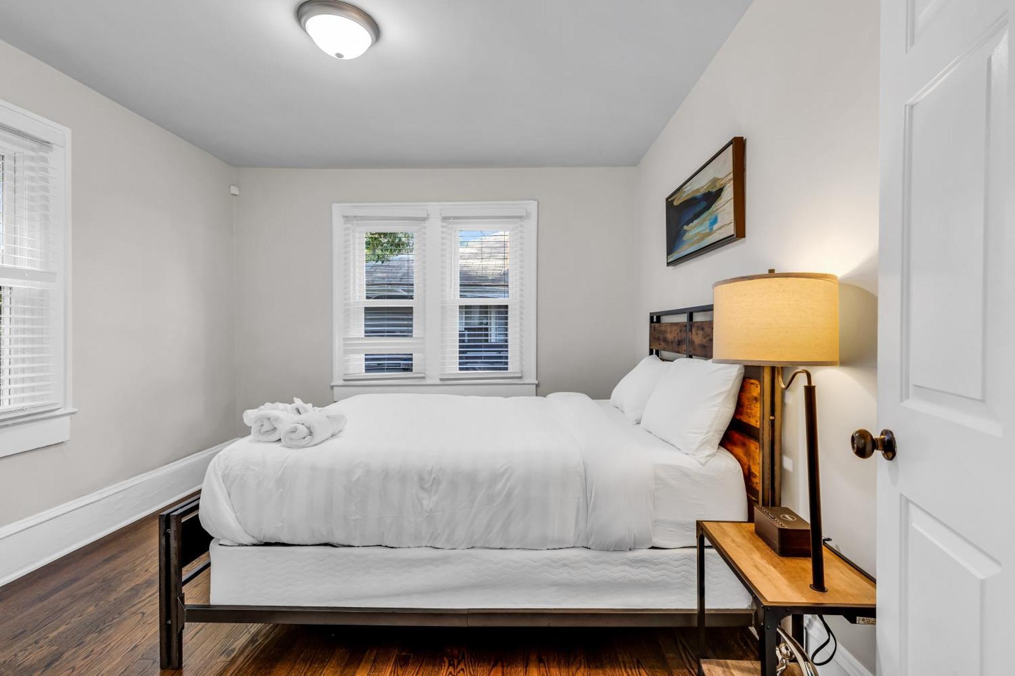 Luxury Noda Charlotte