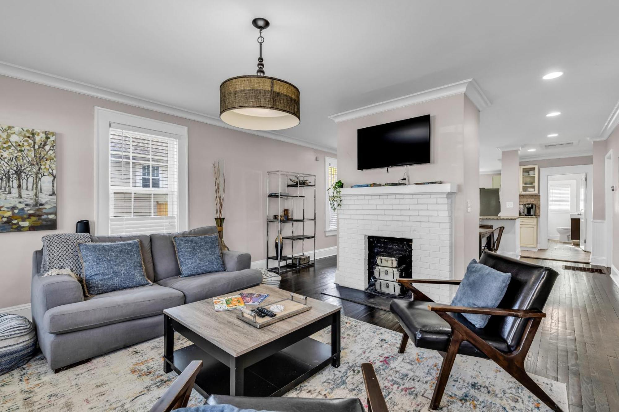 Bright And Modern Close To Everything *