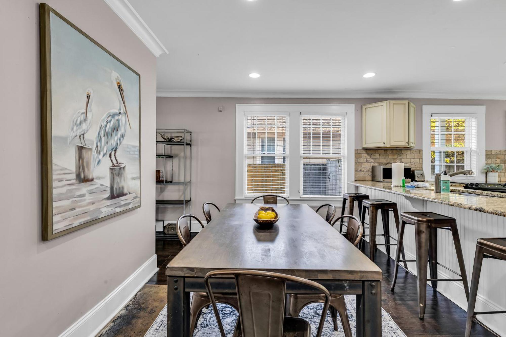 Bright And Modern Close To Everything Holiday home