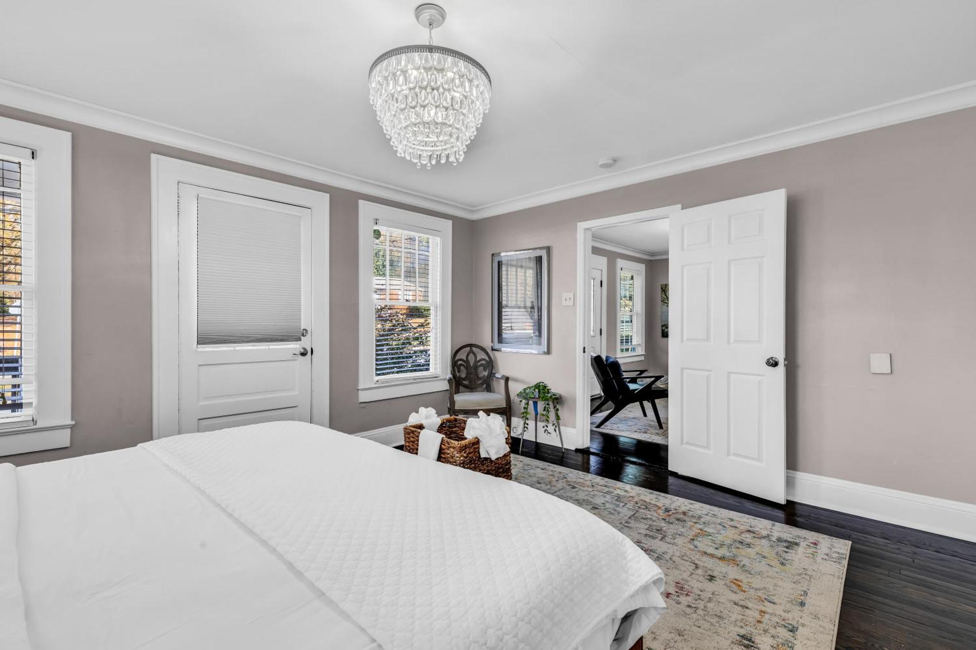 Bright And Modern Close To Everything *