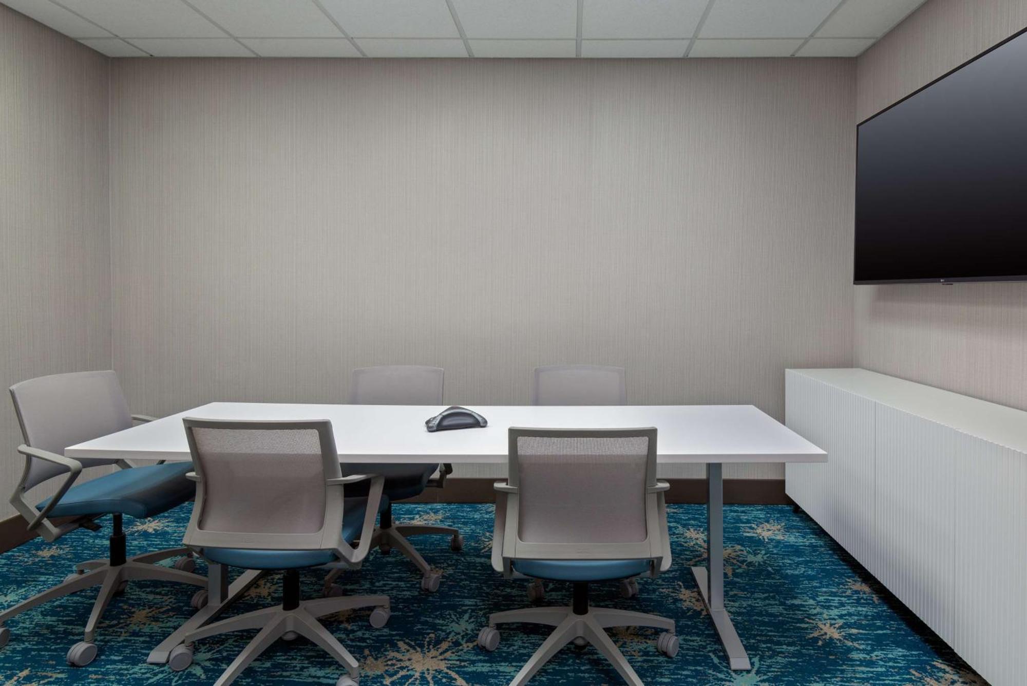 Hotel Hilton Garden Uptown 3*