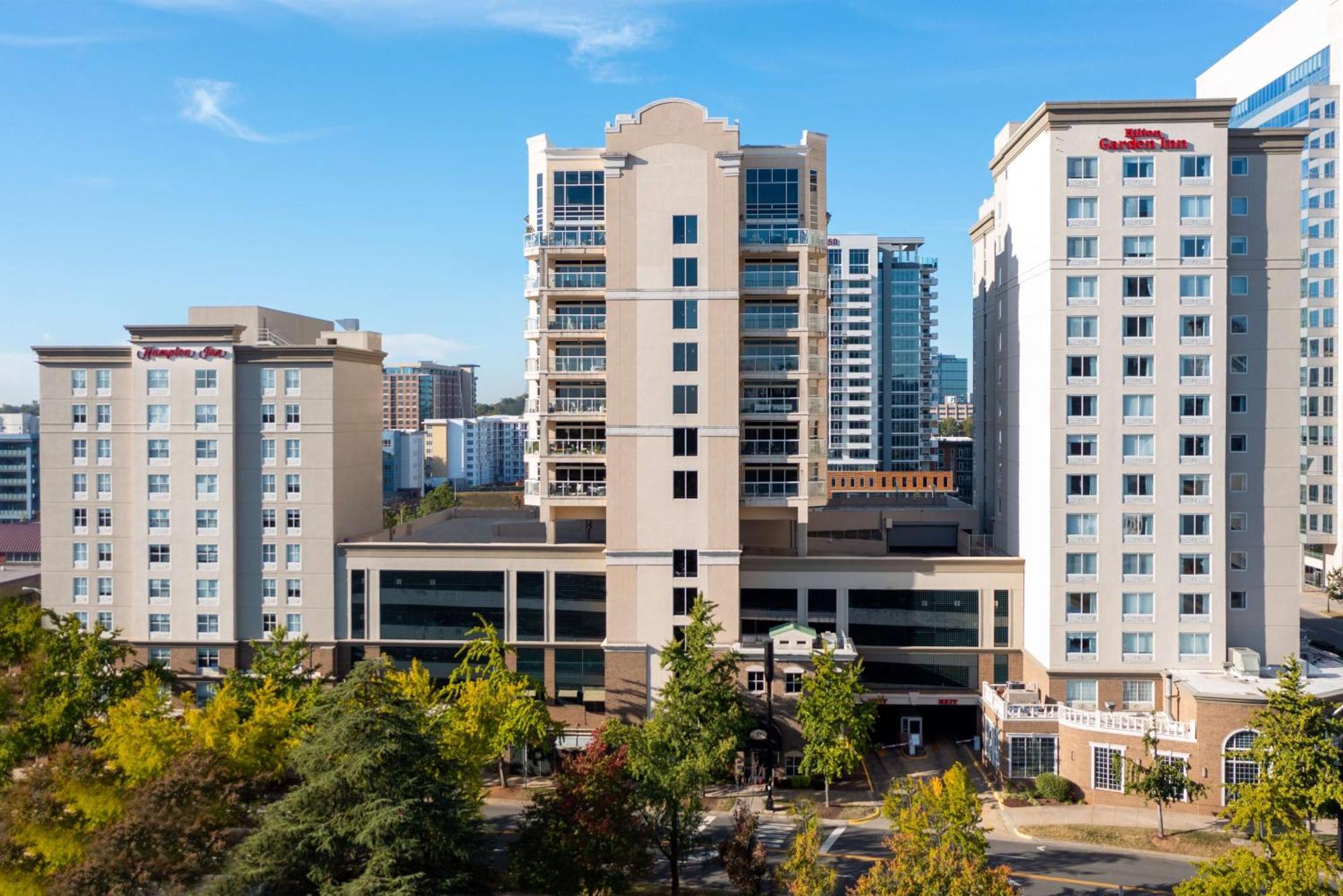 Hilton Garden Uptown Hotel 3*