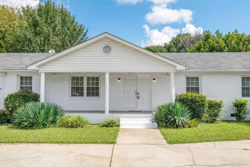 Charming, Cozy Close To Uptown, Airport & Whitewater Center Holiday home Charlotte