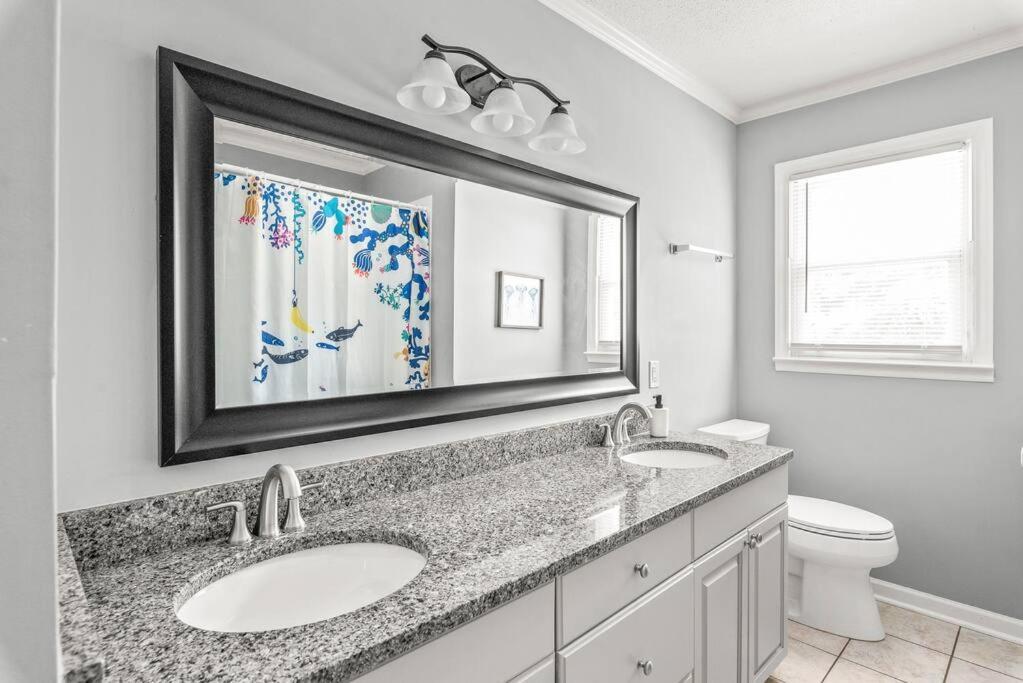 Charming, Cozy Close To Uptown, Airport & Whitewater Center Holiday home Charlotte