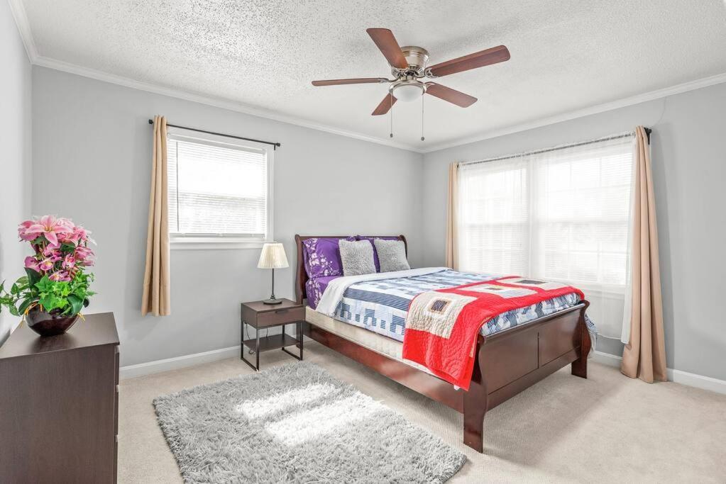 Holiday home Charming, Cozy Close To Uptown, Airport & Whitewater Center Charlotte