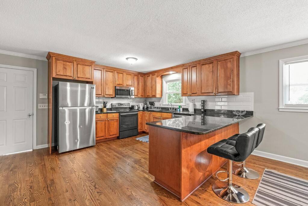 Charming, Cozy Close To Uptown, Airport & Whitewater Center Holiday home Charlotte
