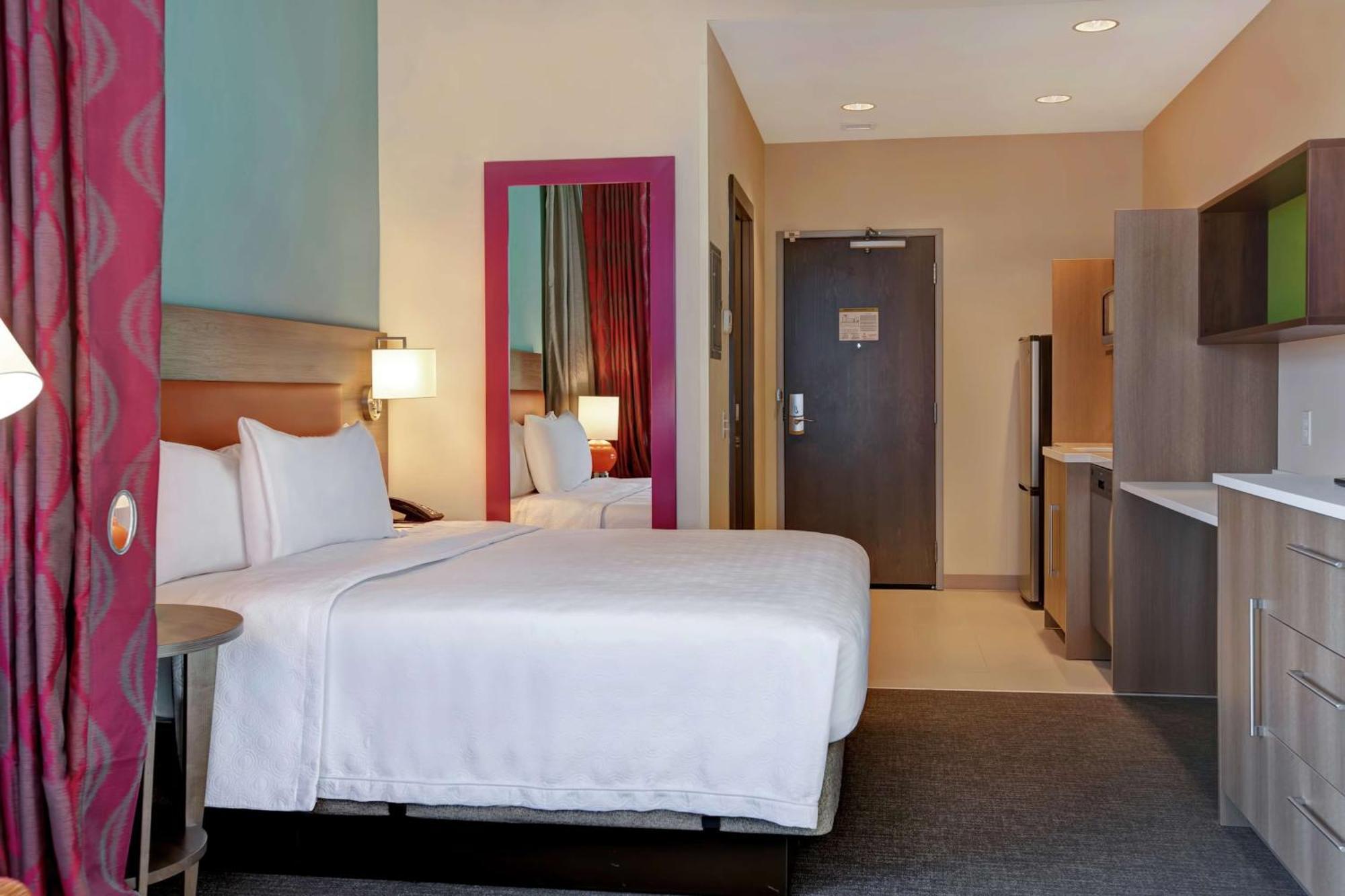 Home2 By Hilton Uptown Hotel