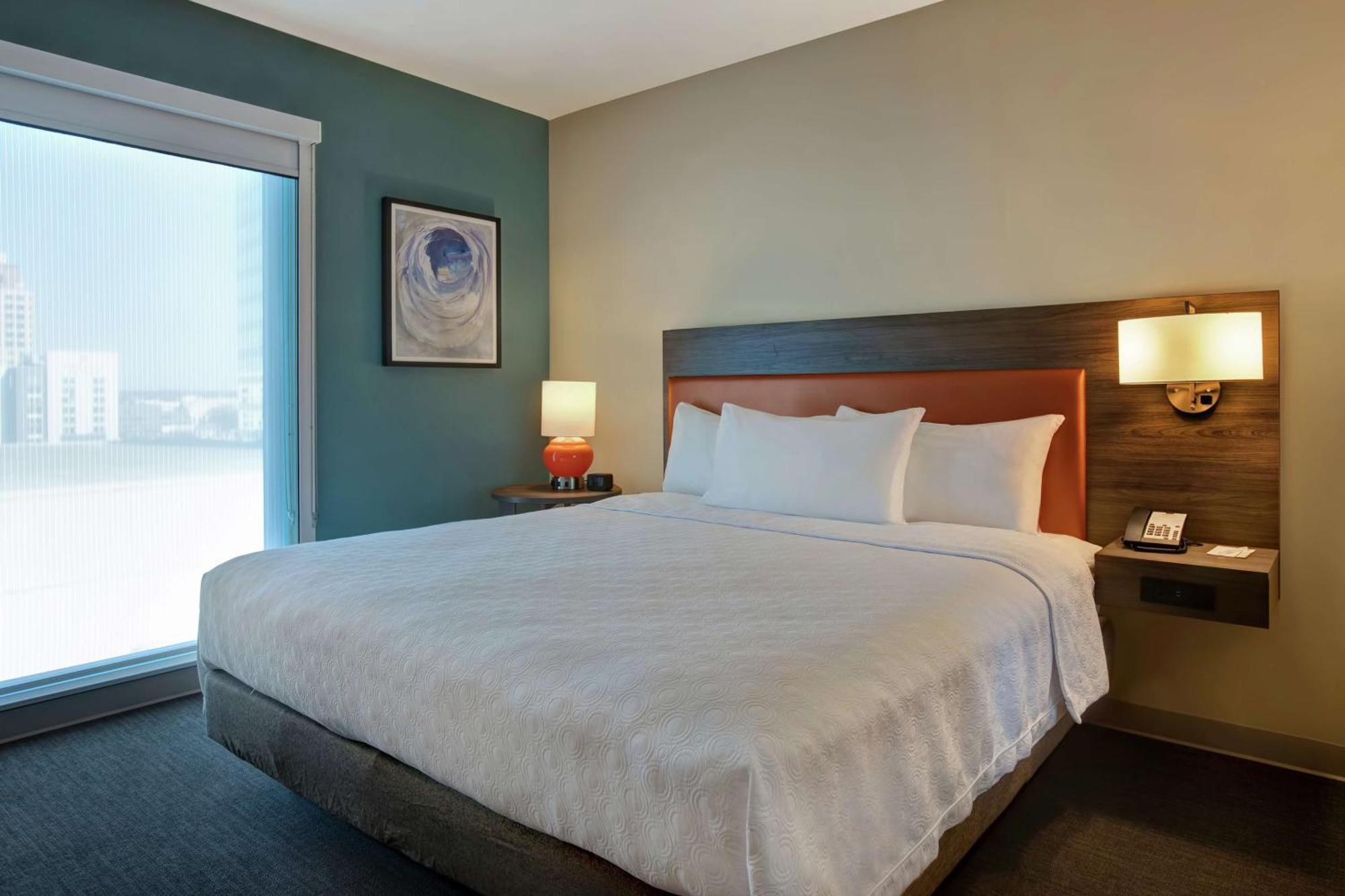 Home2 By Hilton Uptown 3*