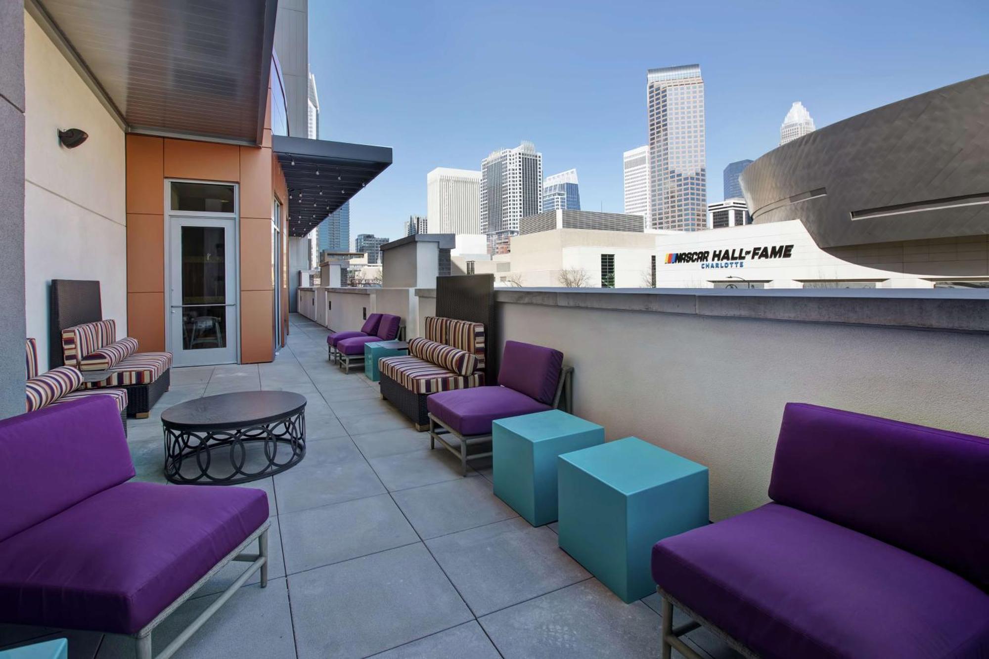 Home2 By Hilton Uptown 3*
