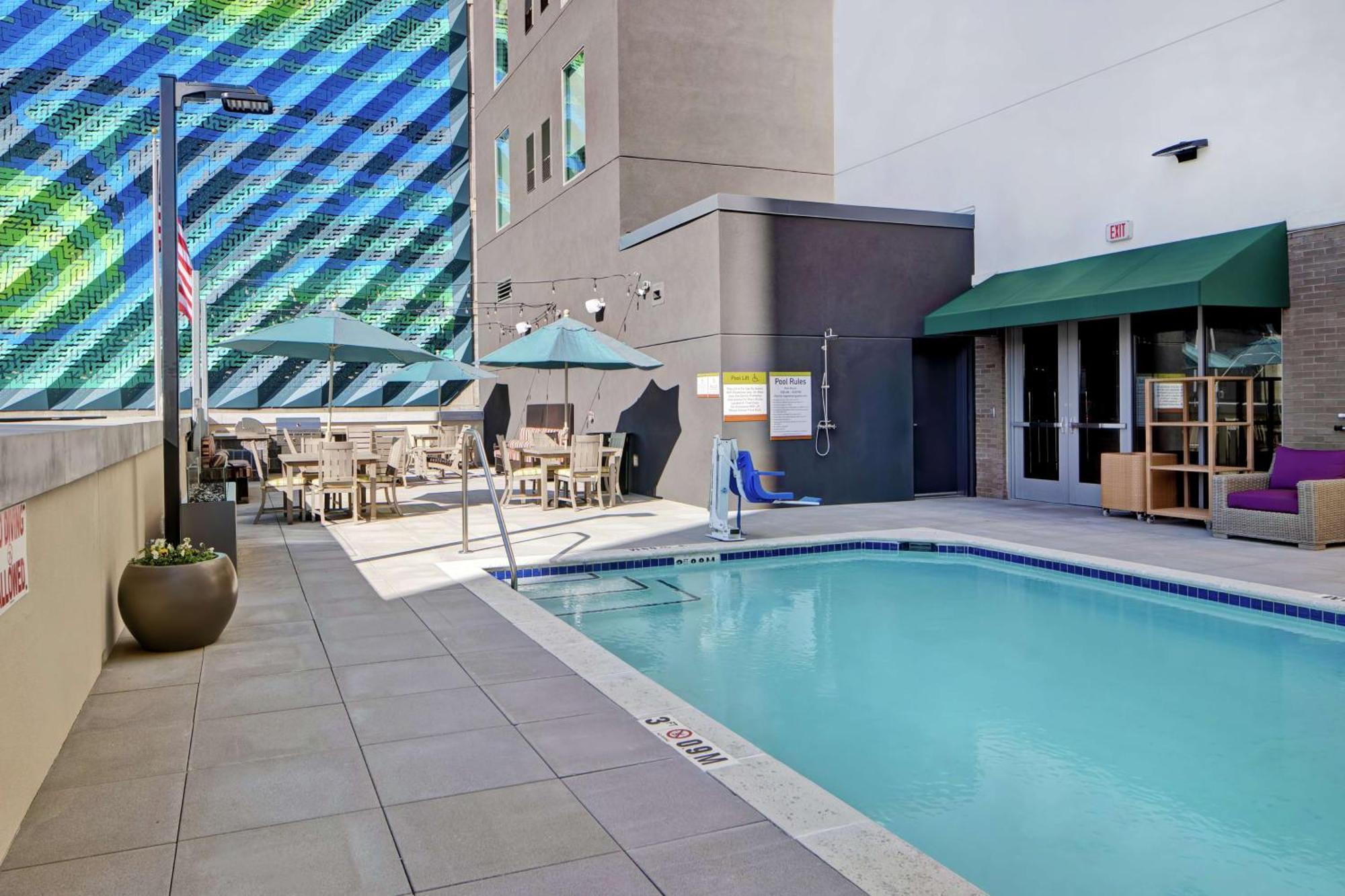Home2 By Hilton Uptown 3* Charlotte