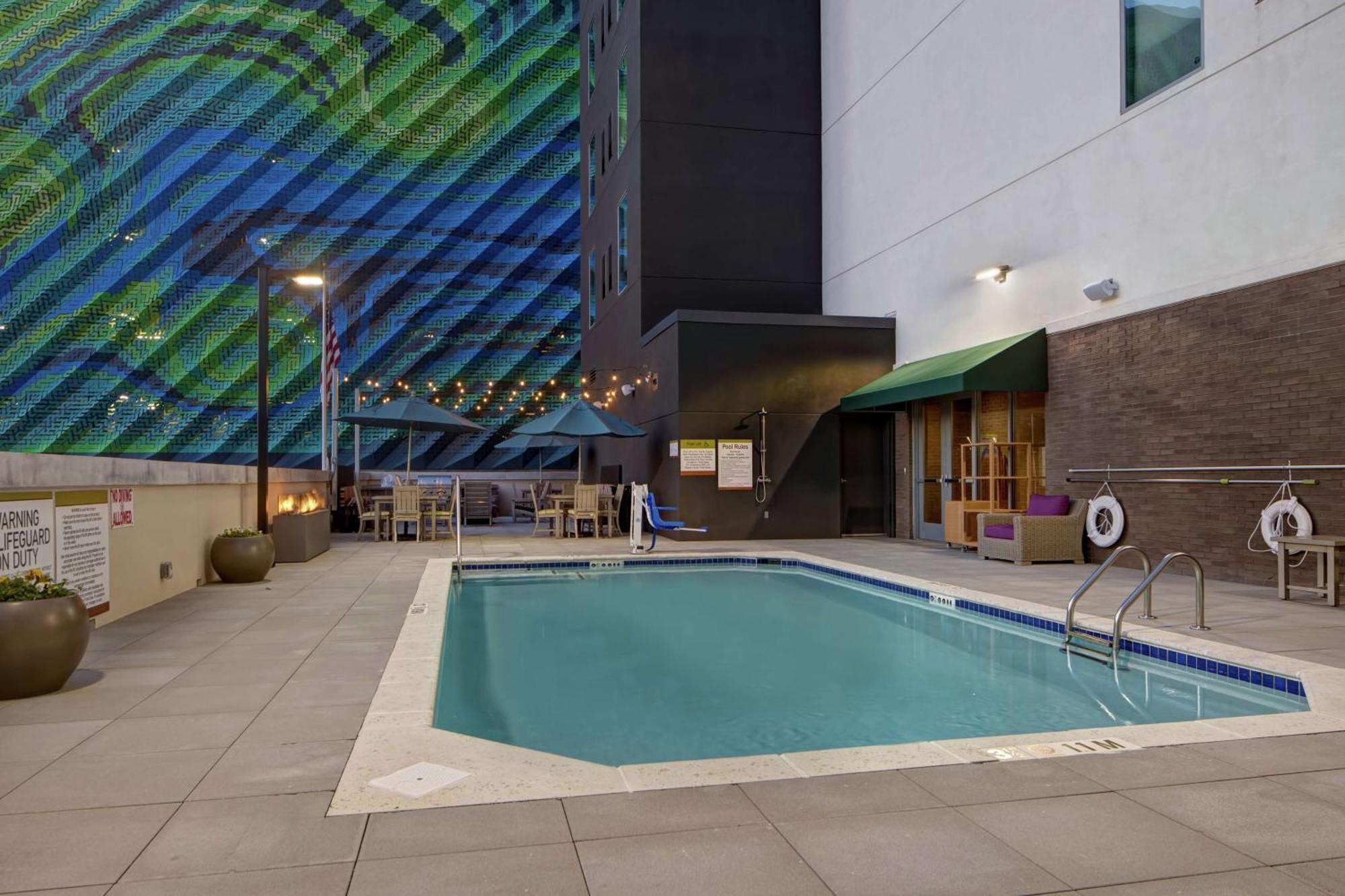 Home2 By Hilton Uptown Hotel