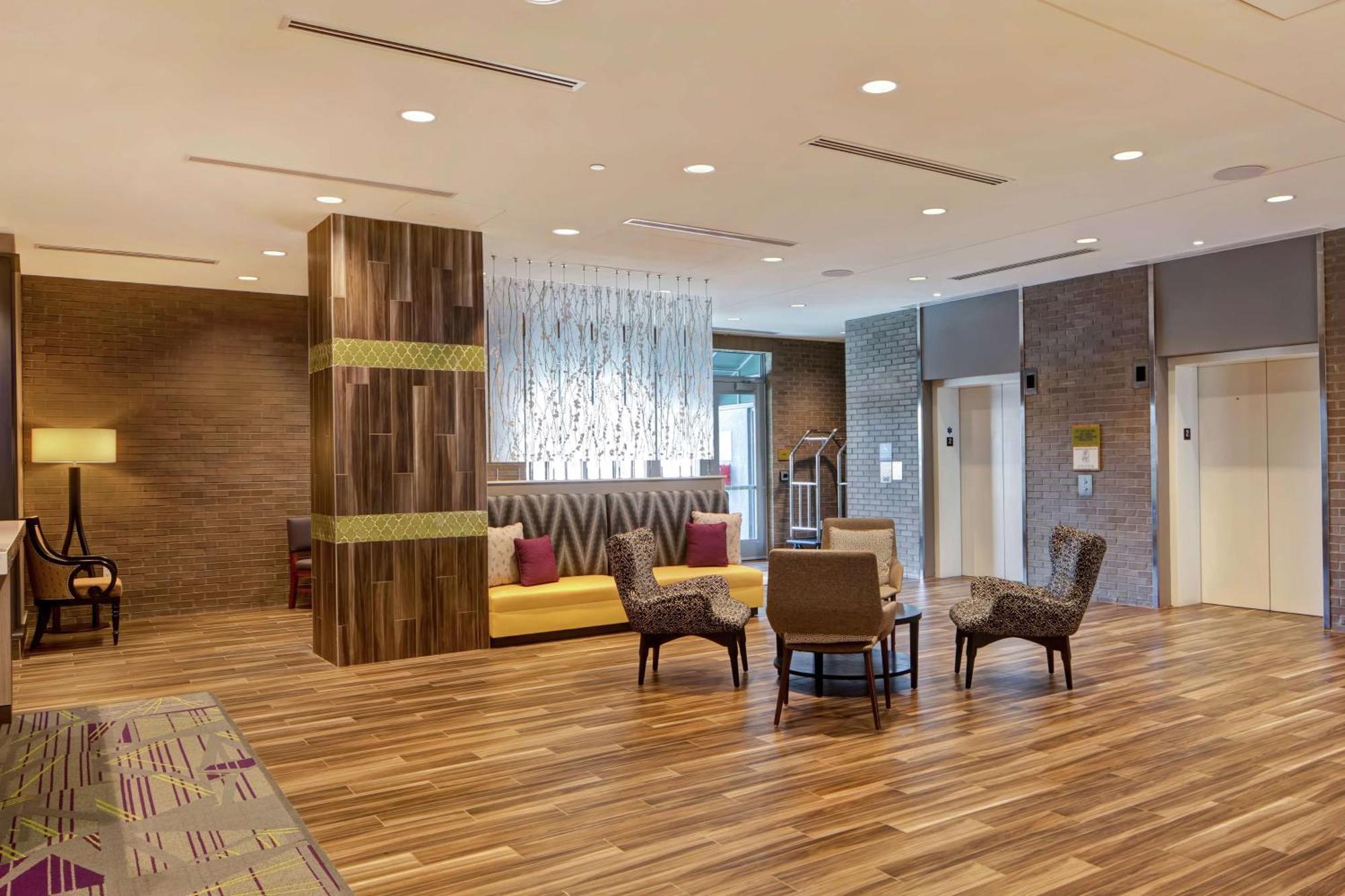 Home2 By Hilton Uptown