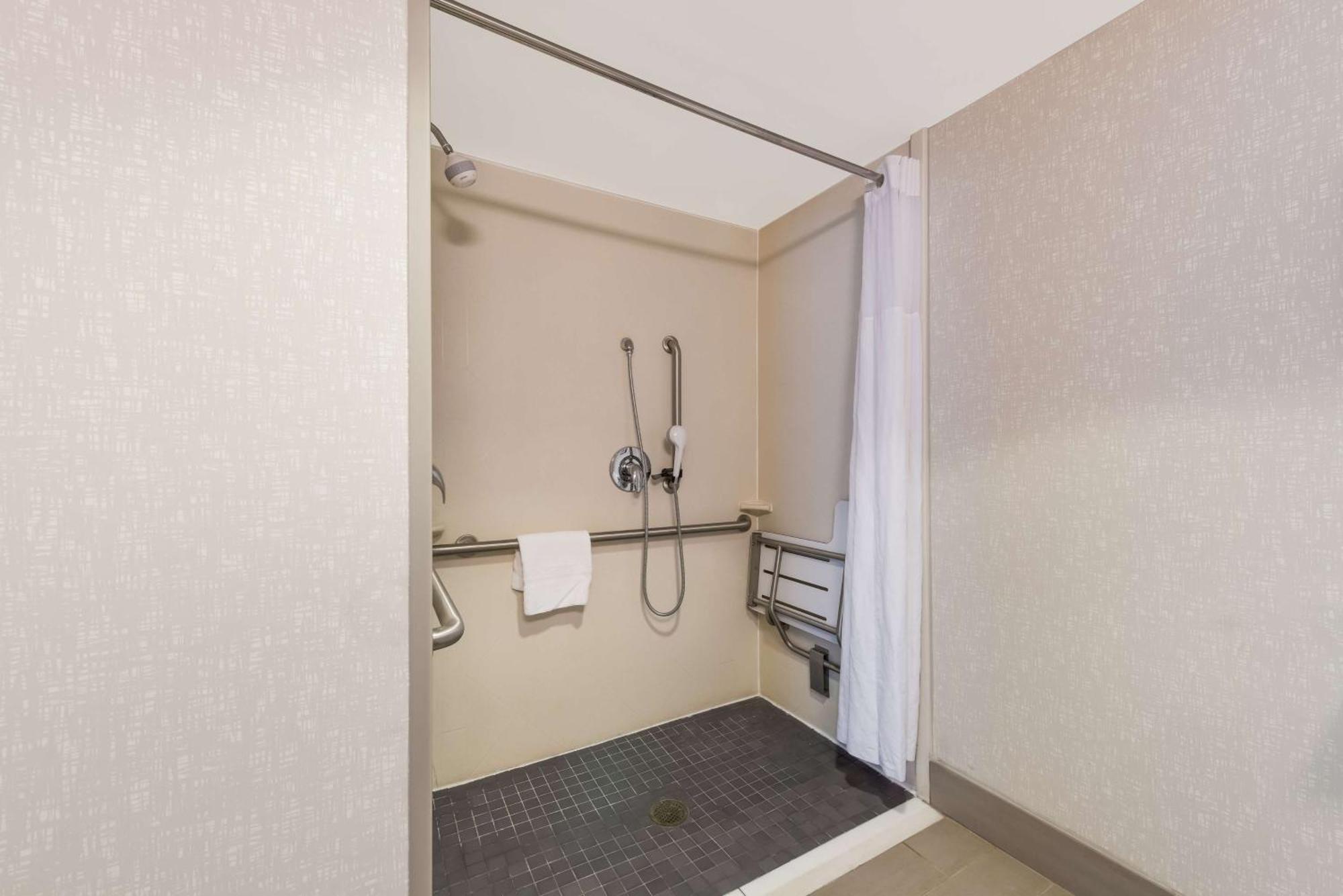Hampton & Charlotte-airport Hotel Charlotte