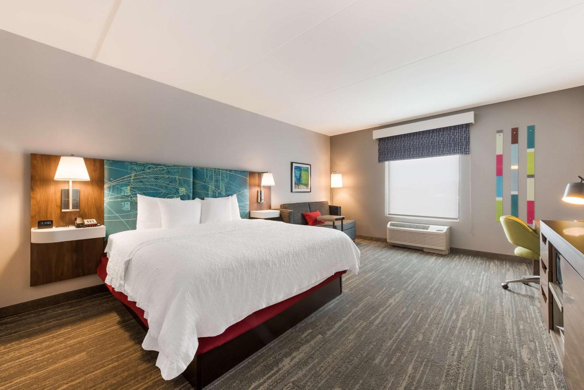 Hampton & Charlotte-airport 3*