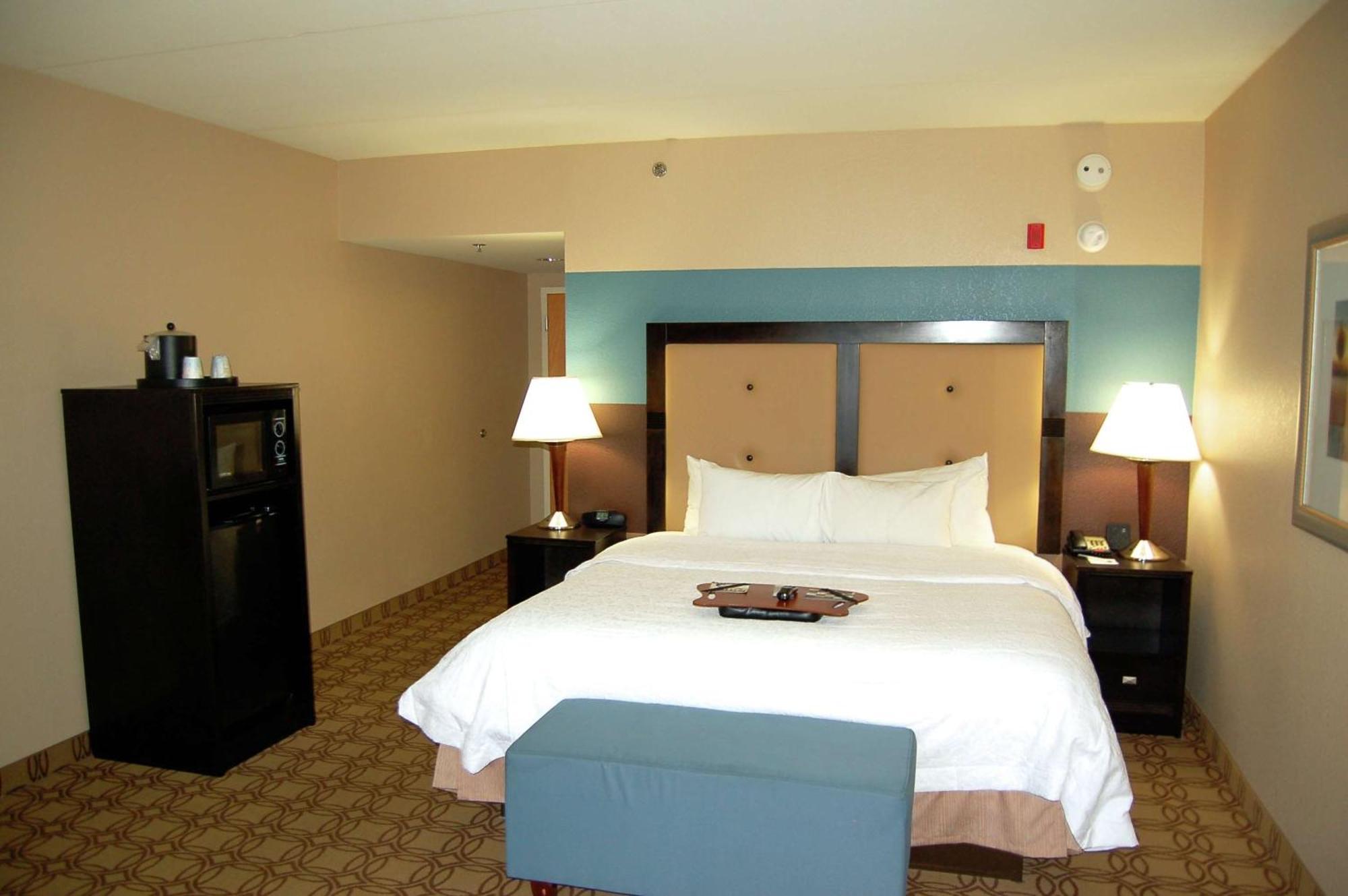 Hampton & Charlotte-airport Hotel 3*