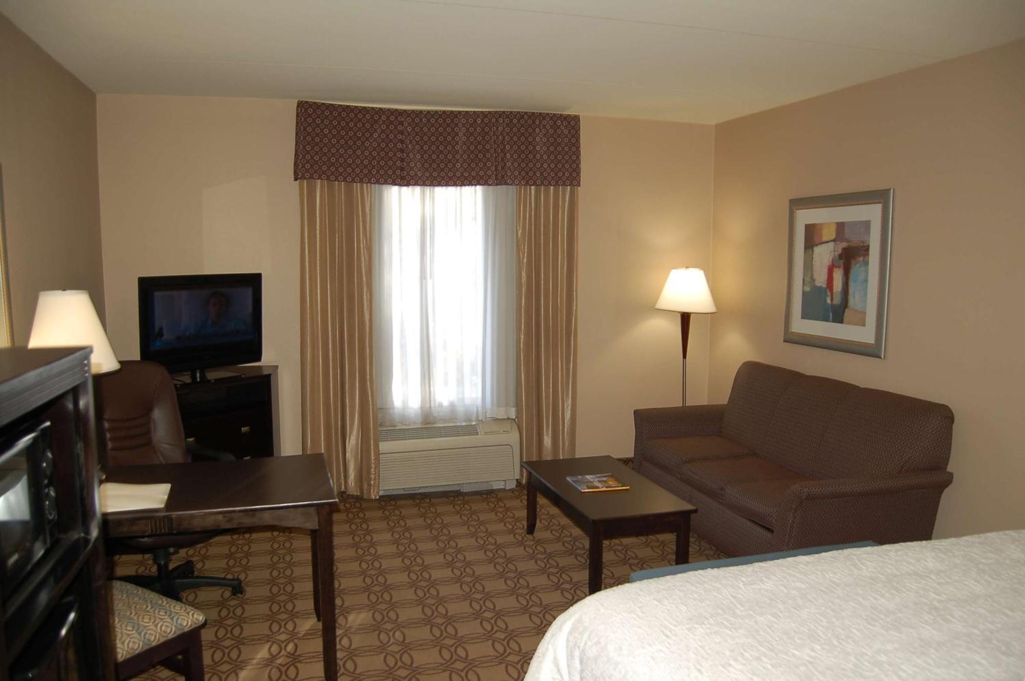 Hampton & Charlotte-airport Hotel